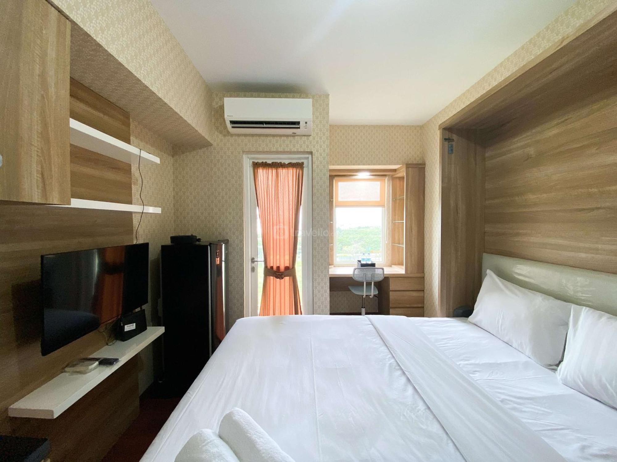 Apartemen Cozy At Springlake Summarecon By Travelio *