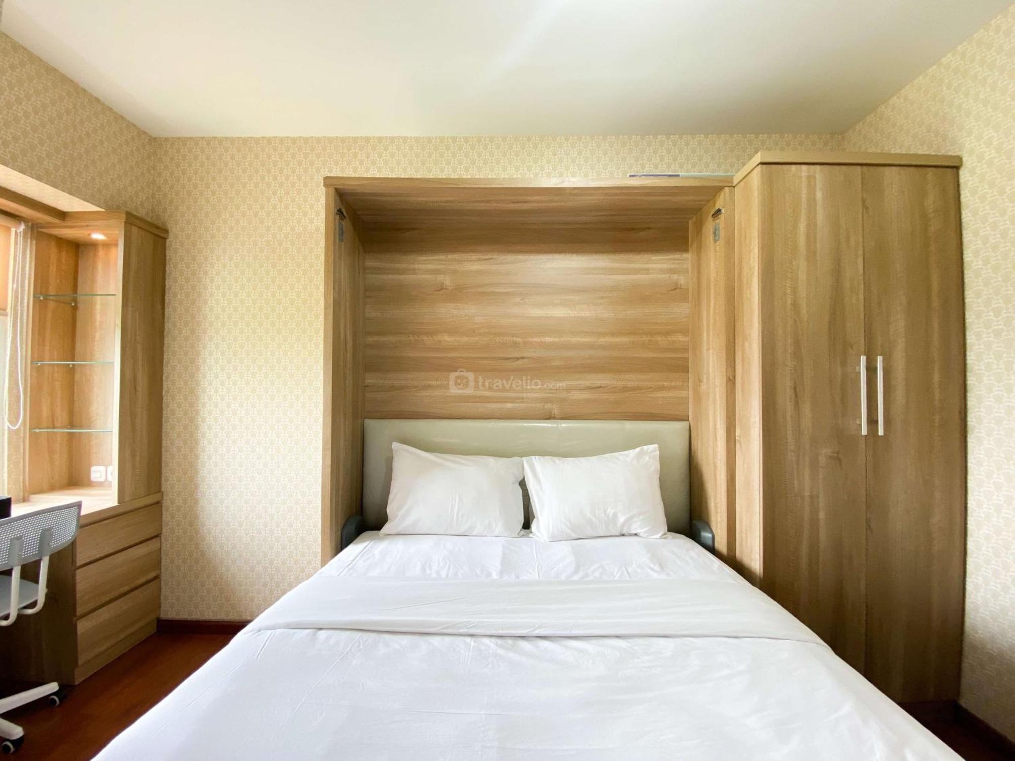 Cozy At Springlake Summarecon By Travelio Apartemen Bekasi